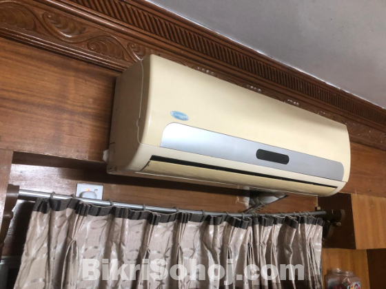 1.5 Ton Carrier Brand Air Conditioner with outdoor